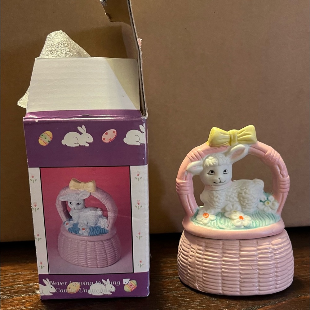 Lamb Ceramic Candle Spring Basket/Flowers Motif Easter Original Box Never Used